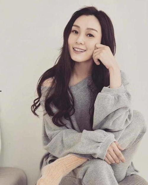 王心怡艺术吃瓜,揭秘娱乐圈的甜蜜与苦涩