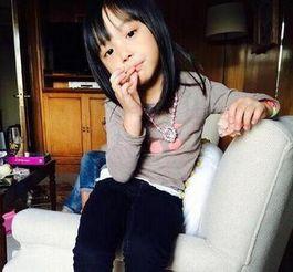 吃瓜直播赵薇女儿,萌态十足引网友热议