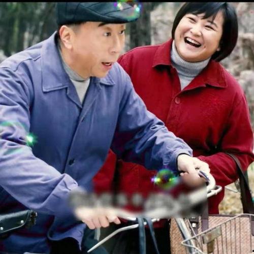 贾玲小品吃瓜,笑料背后的人生百态