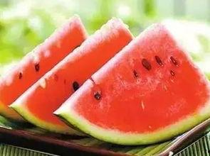 柳州女子吃瓜,揭秘网络热议背后的真相